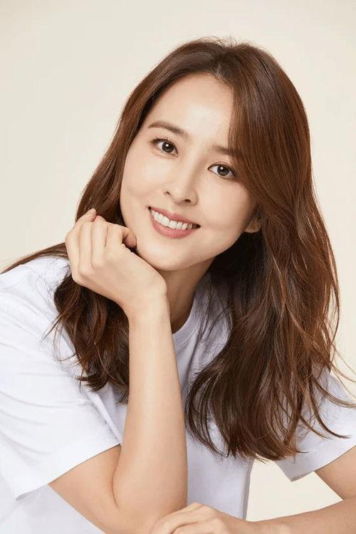 著名的韩国明星,揭秘韩国巨星的魅力人生