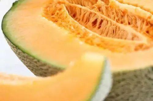 金美人蜜瓜热吃,甜蜜暖意，尽享美味时光