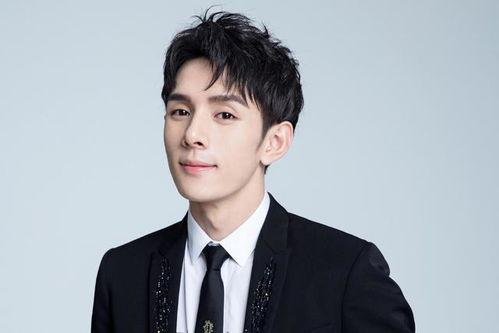 钟奇网红多高,揭秘网络红人身高之谜”