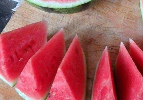 吃瓜撒盐会甜,揭秘吃瓜撒盐的神奇甜蜜秘诀