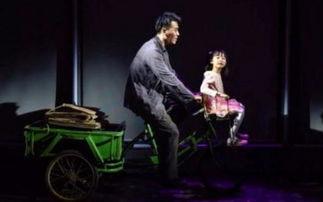 网红男子唱酒干倘卖无,网红男子演绎经典，唤起岁月回忆