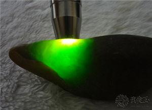 翡翠片料种嫩怎么看,揭秘其天然生成与鉴定技巧