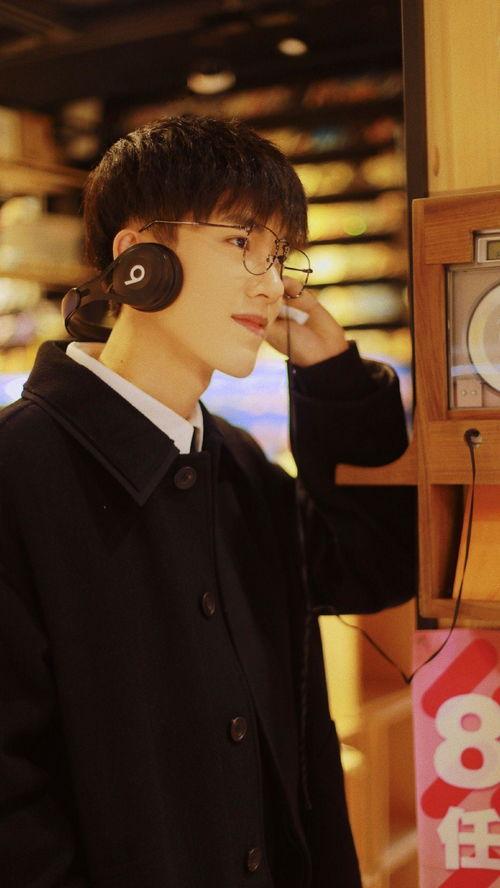 男生帅气的照片明星,帅气明星风采瞬间